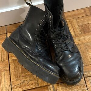 Jadon Platform Smooth Leather Doc Martens